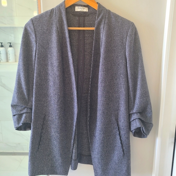 Aritzia Babaton Size 2 Blazer - Picture 1 of 2